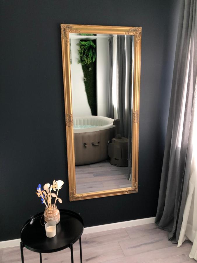Apartment Zagreb Jacuzzi Екстер'єр фото